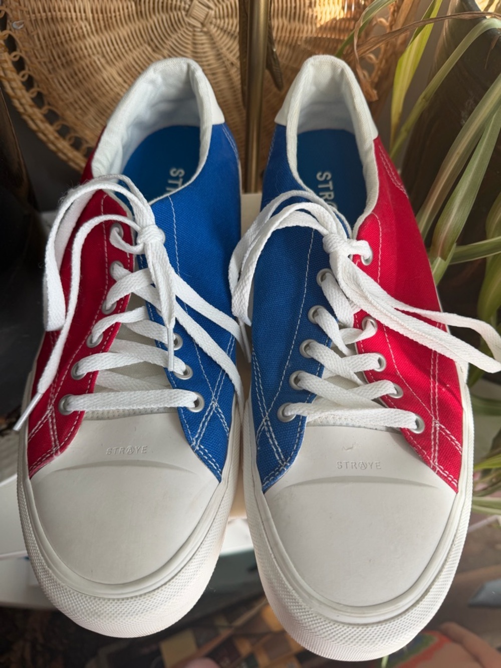 STRAYE Logan Low Top Skateboard Shoes Colorblock Split Red Blue White Sz 13